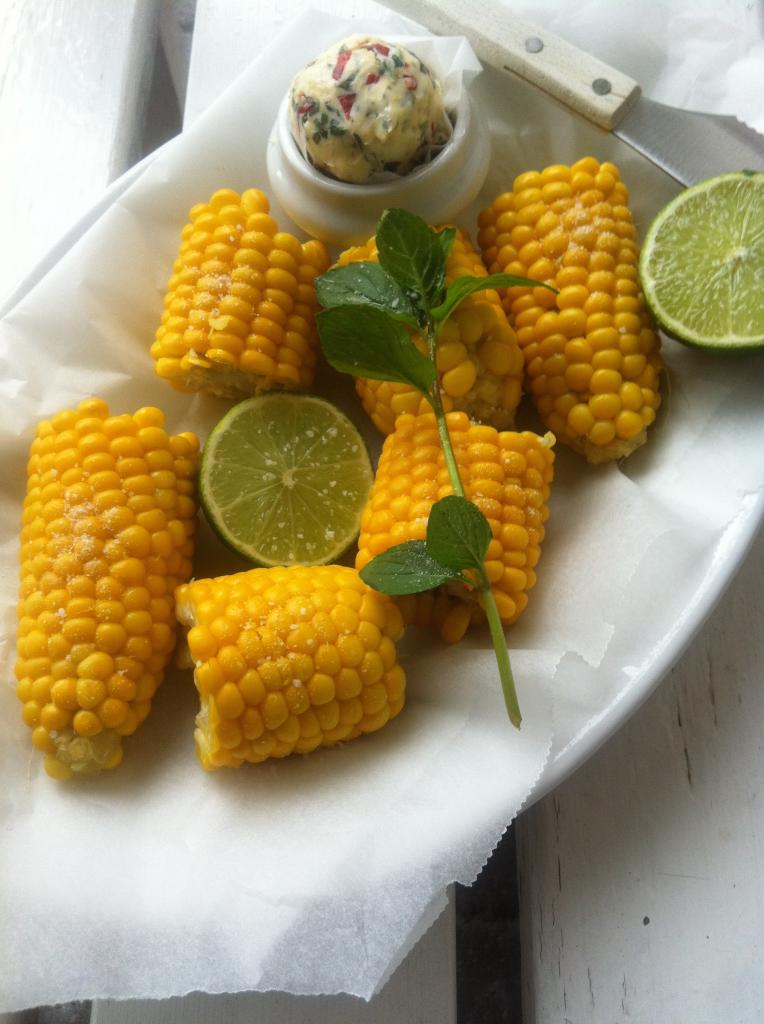 Majskolber med krydresmør