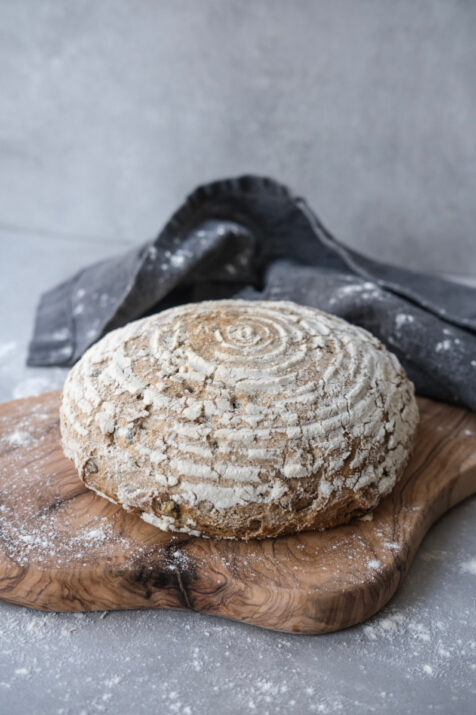 Brød i hævekurv