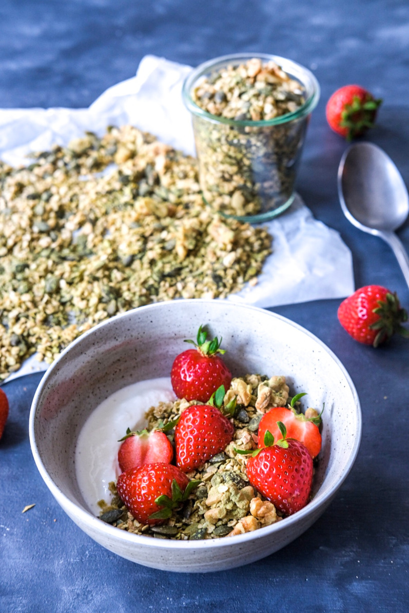 Matcha granola