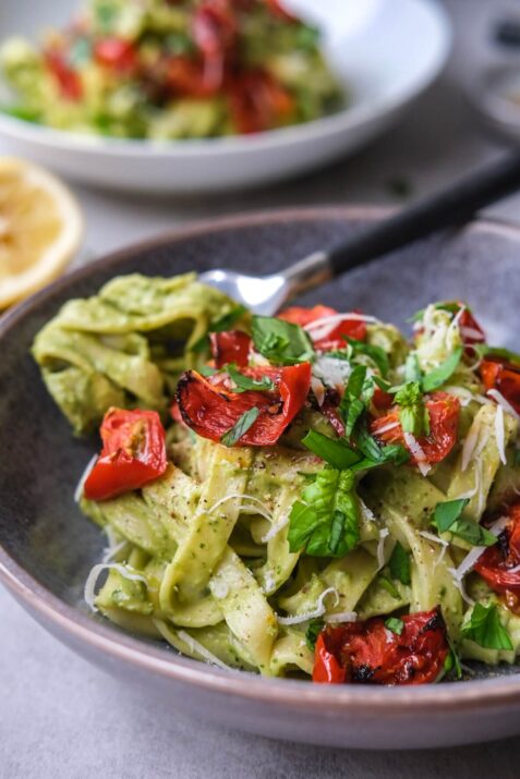 Pasta med avocadocreme