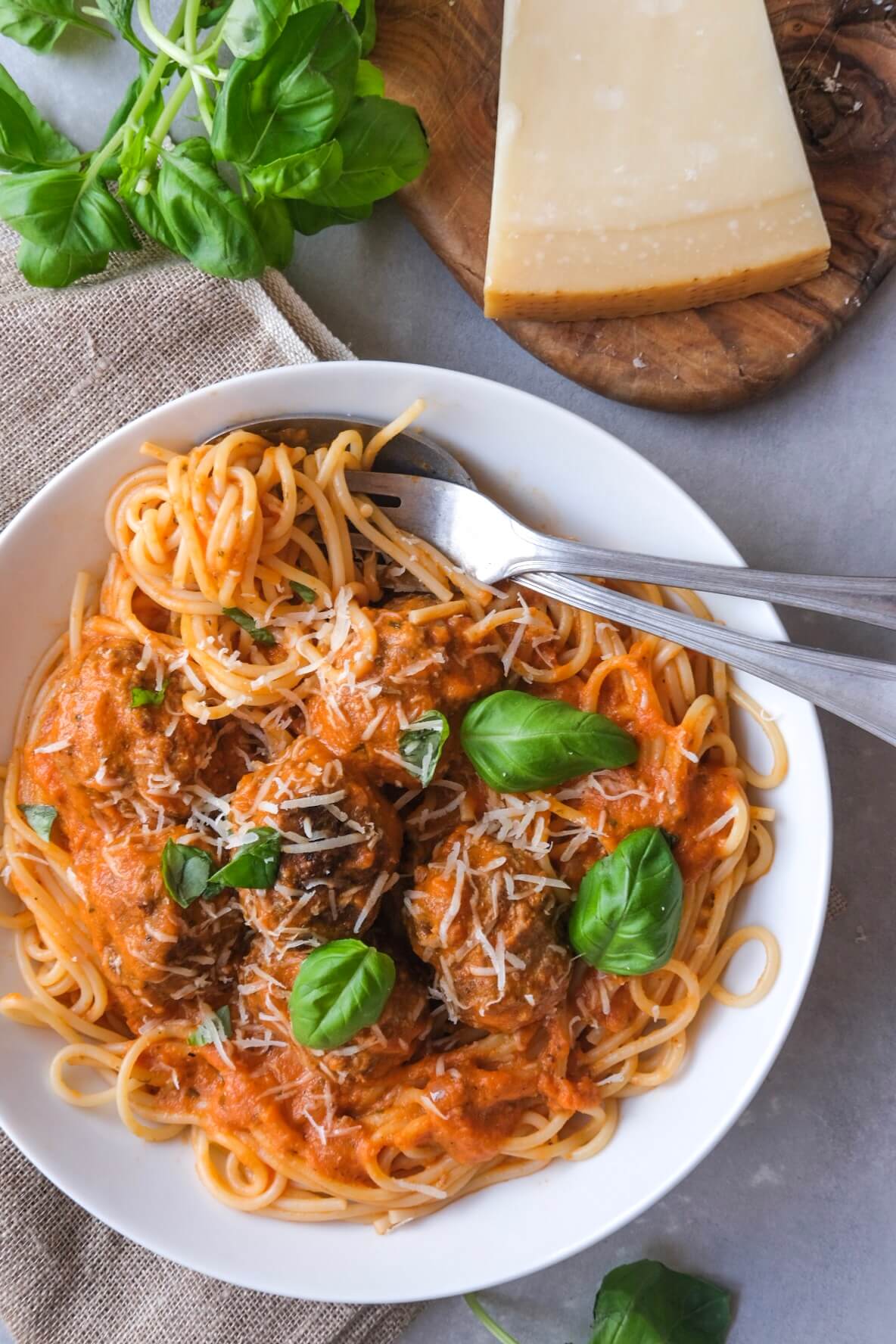 Italienske kødboller i tomatsauce